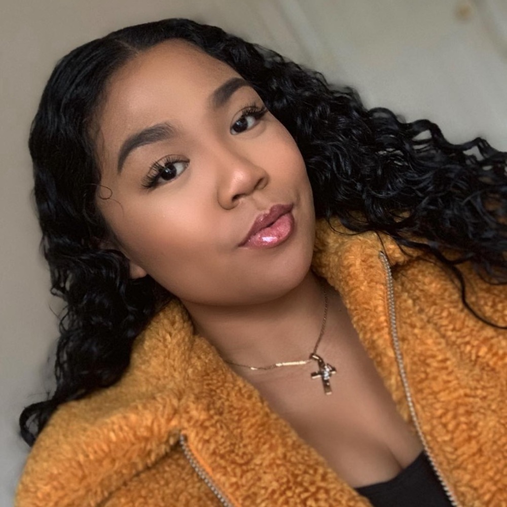 Meet your Posher, Nikayla